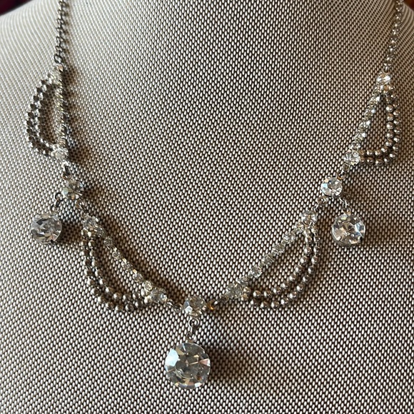 Gorgeous shiny beaded and crystal necklace 15 in w 3 in extender! - Picture 7 of 7